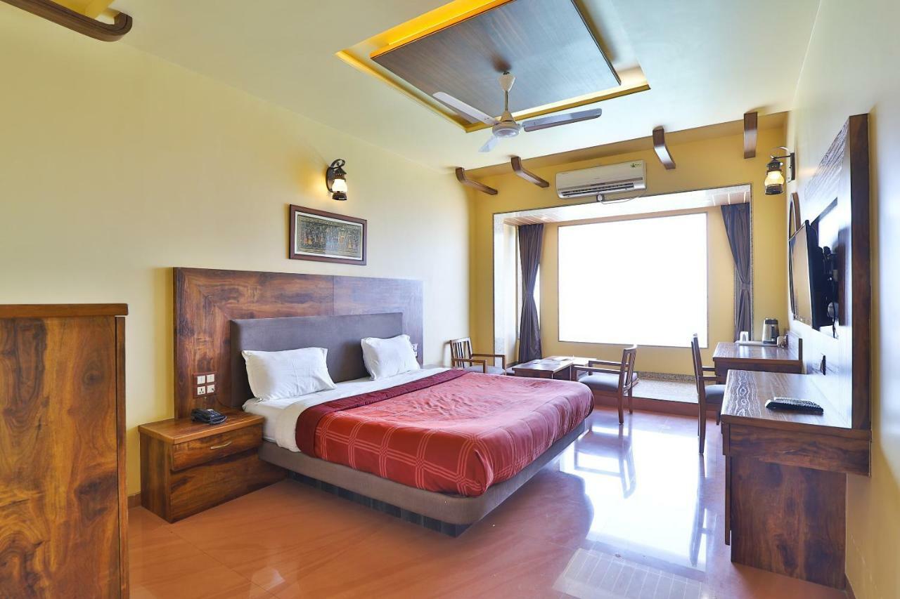 Palette - Hotel Ocean Inn Daman Ngoại thất bức ảnh
