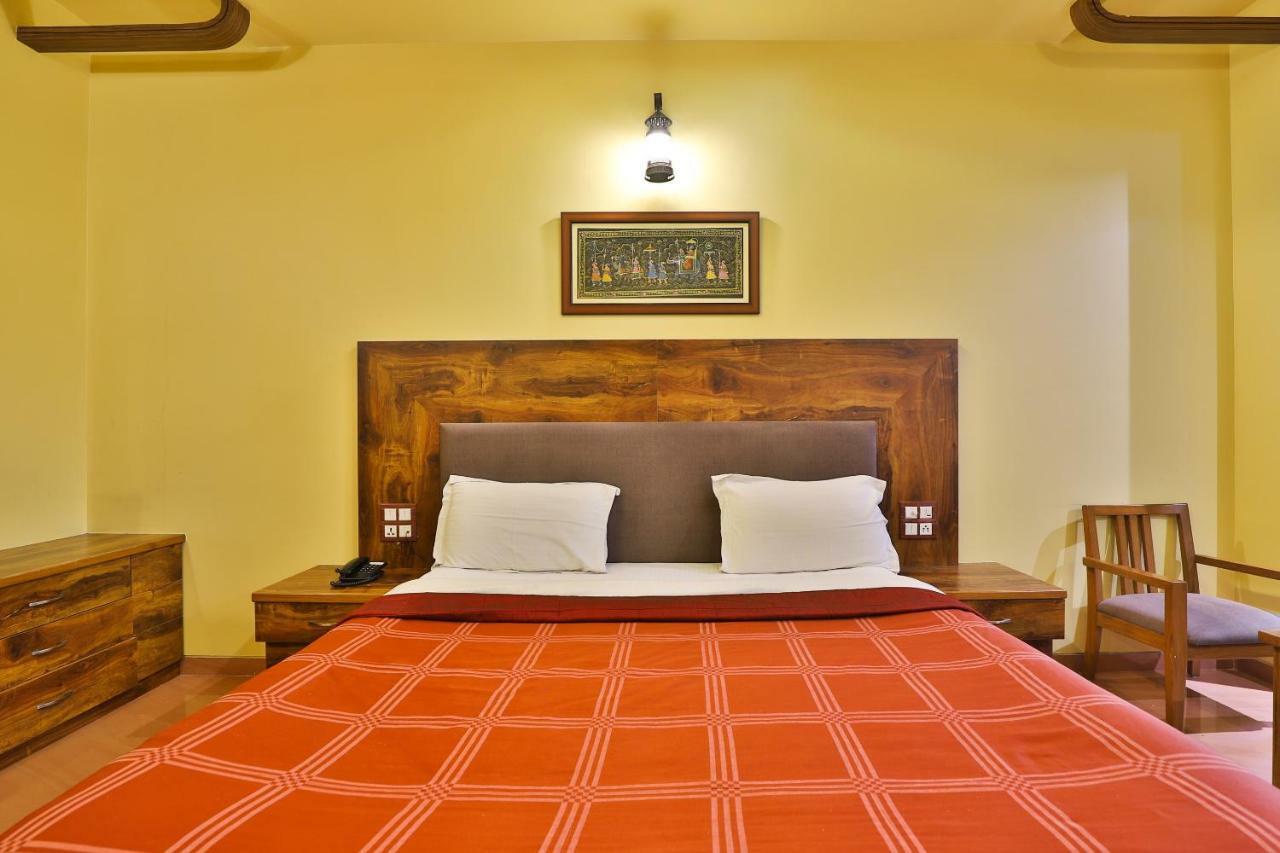 Palette - Hotel Ocean Inn Daman Ngoại thất bức ảnh