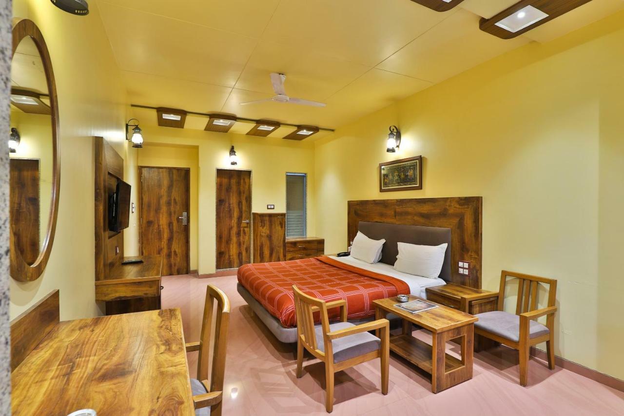 Palette - Hotel Ocean Inn Daman Ngoại thất bức ảnh
