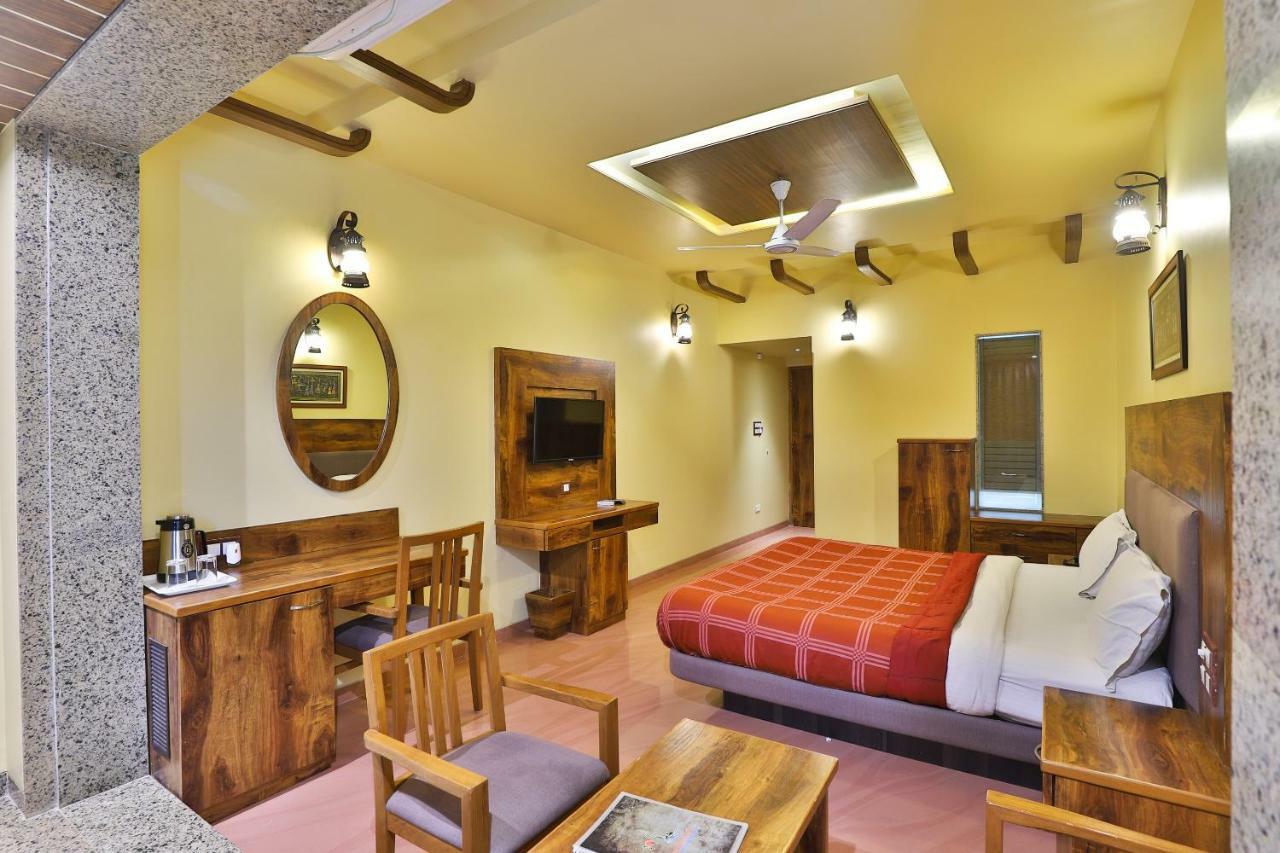 Palette - Hotel Ocean Inn Daman Ngoại thất bức ảnh