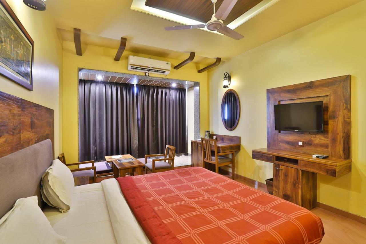 Palette - Hotel Ocean Inn Daman Ngoại thất bức ảnh