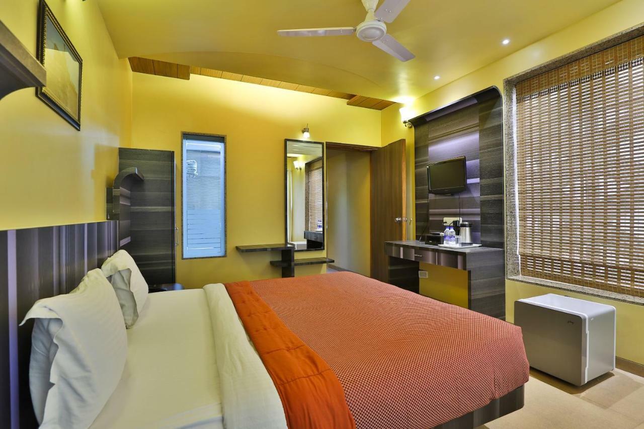 Palette - Hotel Ocean Inn Daman Ngoại thất bức ảnh