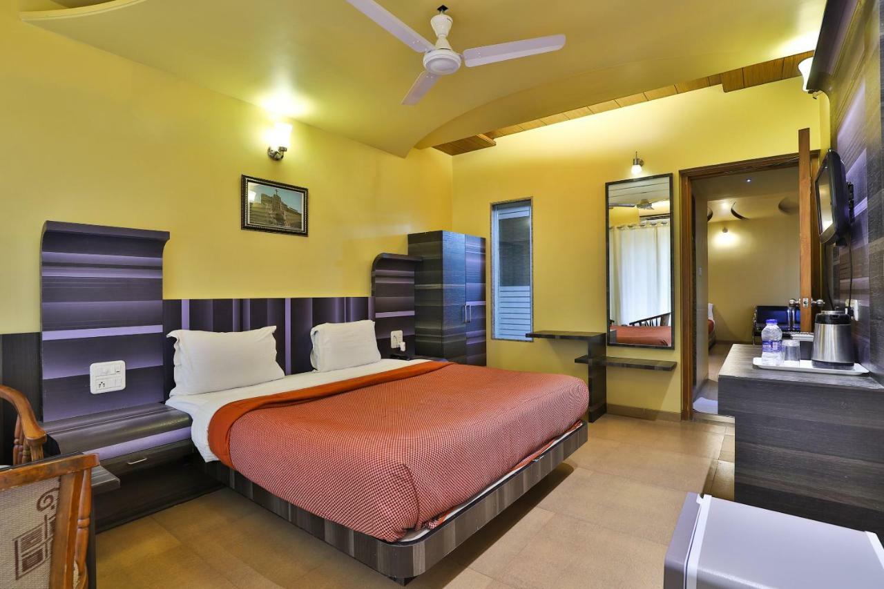 Palette - Hotel Ocean Inn Daman Ngoại thất bức ảnh