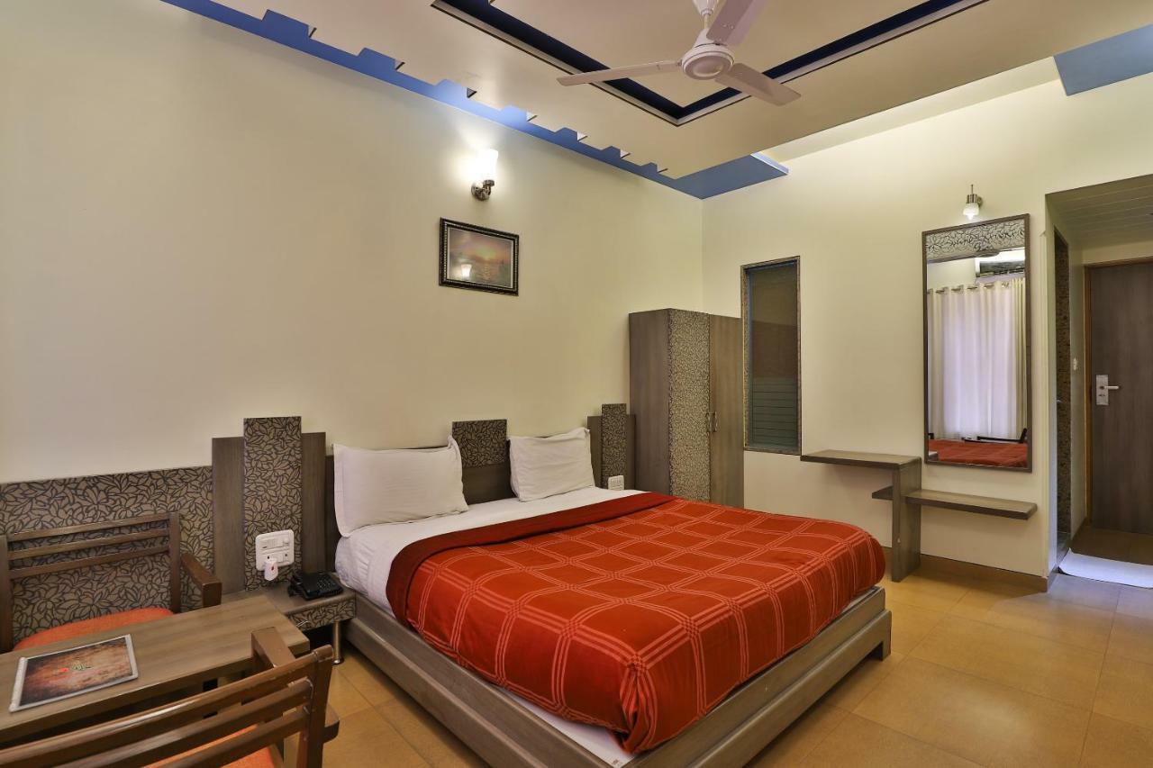 Palette - Hotel Ocean Inn Daman Ngoại thất bức ảnh
