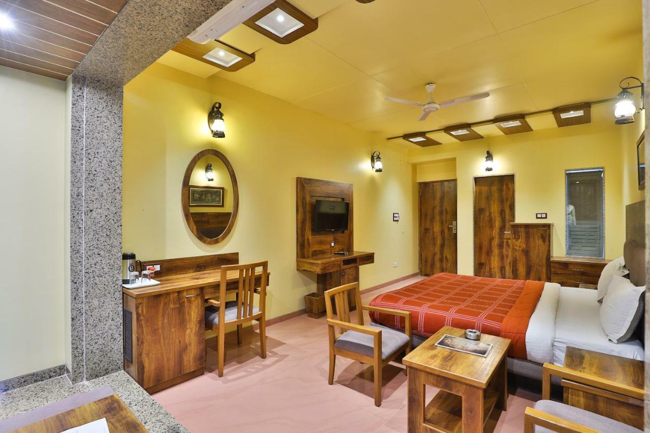 Palette - Hotel Ocean Inn Daman Ngoại thất bức ảnh