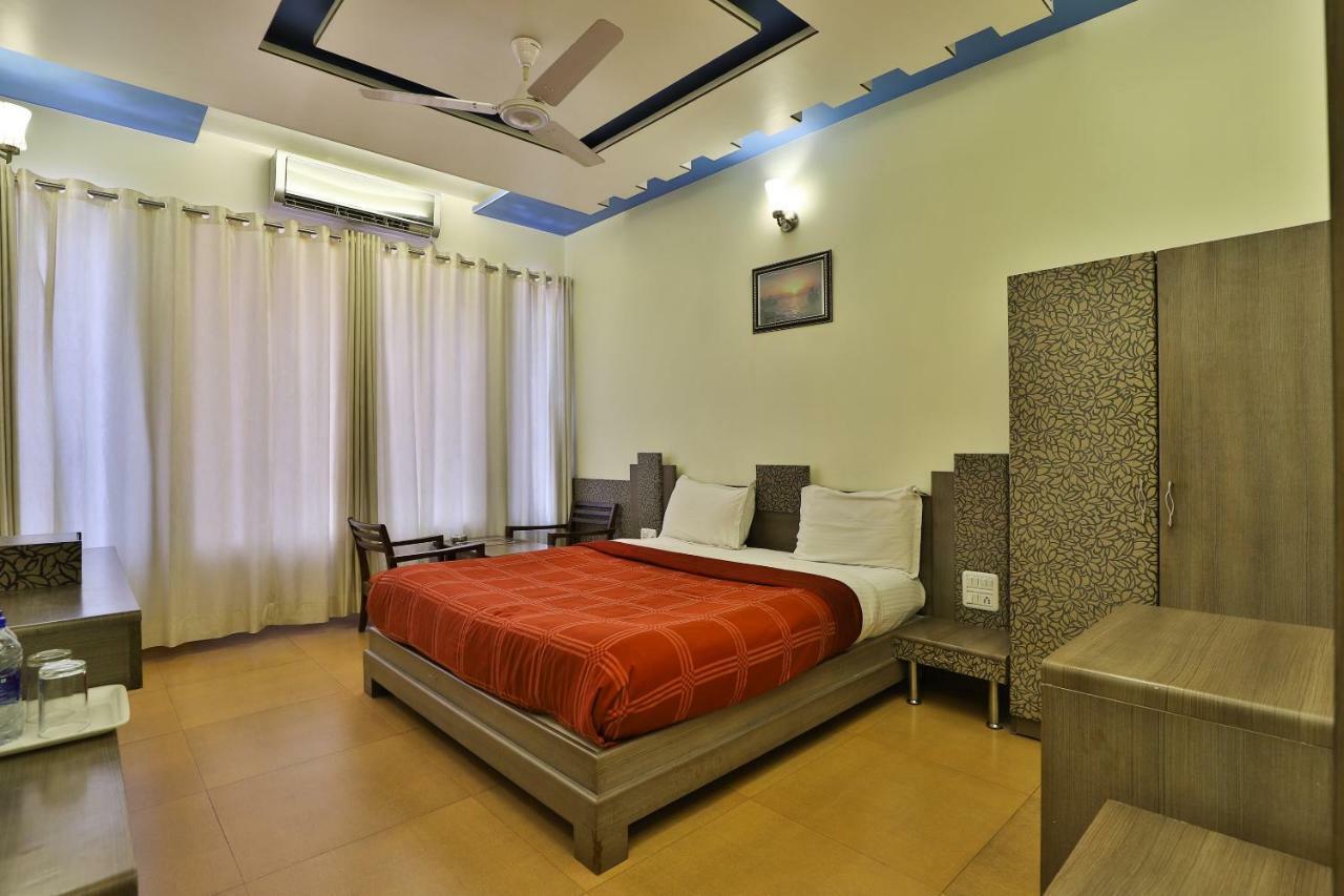 Palette - Hotel Ocean Inn Daman Ngoại thất bức ảnh